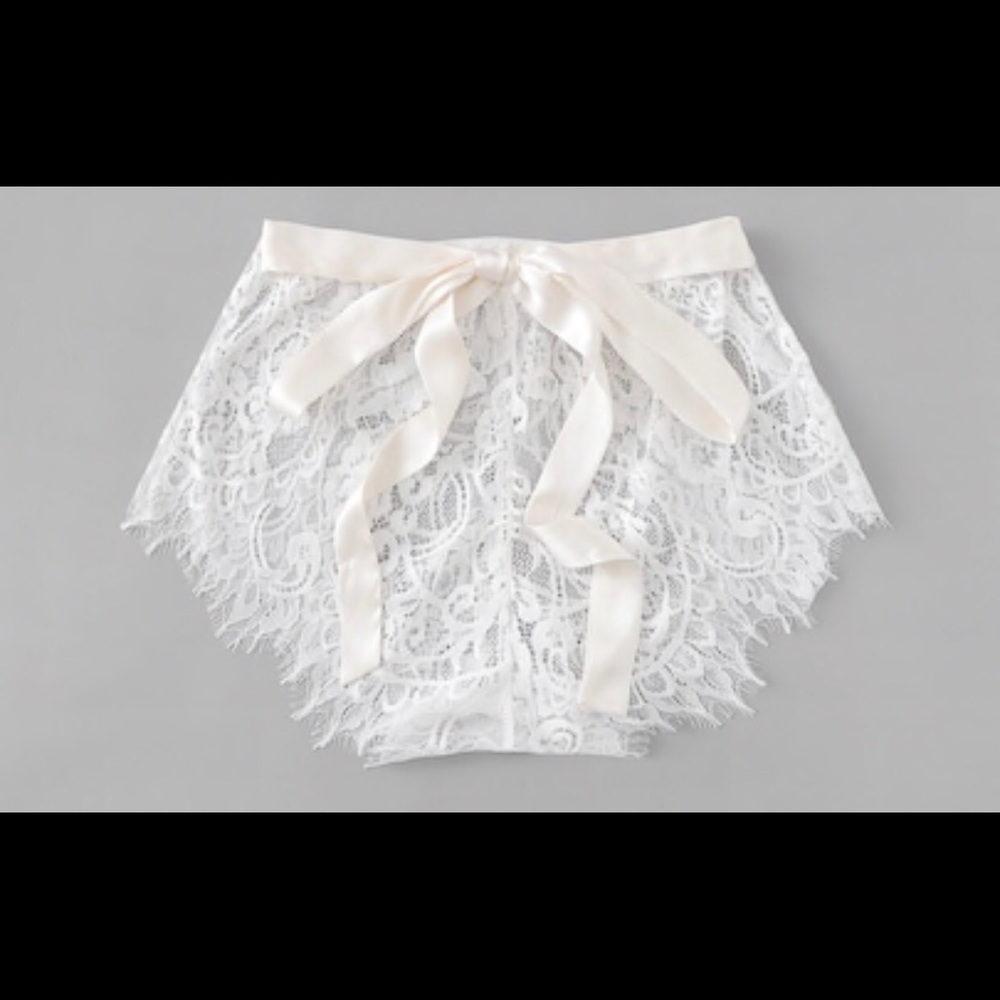 LACE STRING WHITE PANTIES